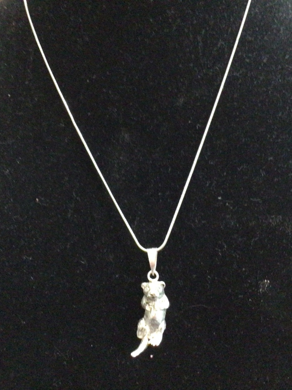 Vintage Mexico, 925 silver necklace with a floating pose of a sea otter.